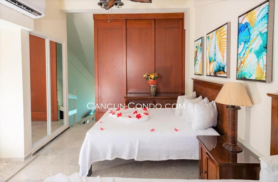 2 Story Oceanfront Penthouses On Cancun Beach! Экстерьер фото