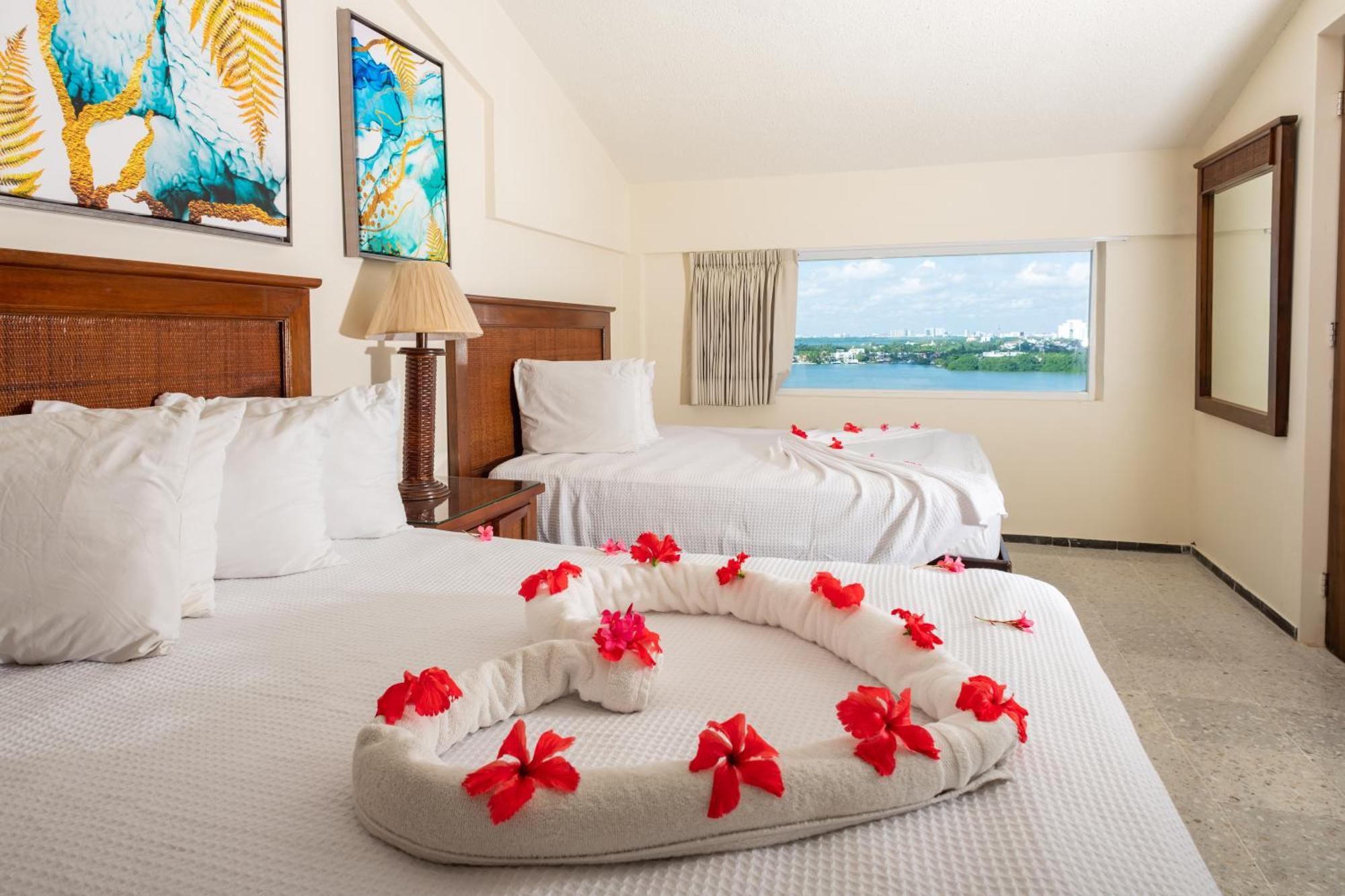 2 Story Oceanfront Penthouses On Cancun Beach! Экстерьер фото